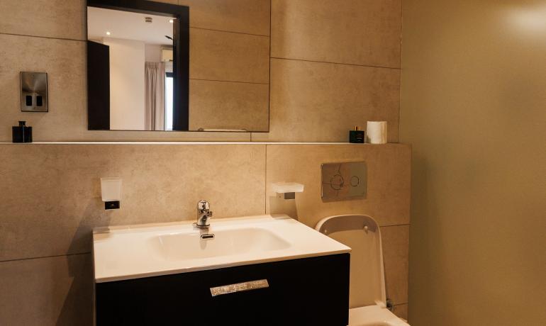 One-Bedroom Premium-SIG-AM601