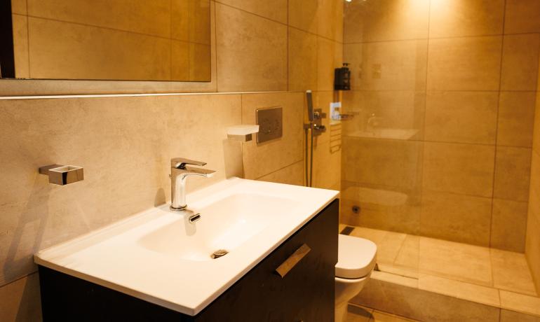 One Bedroom- Premium-SIG-AK905