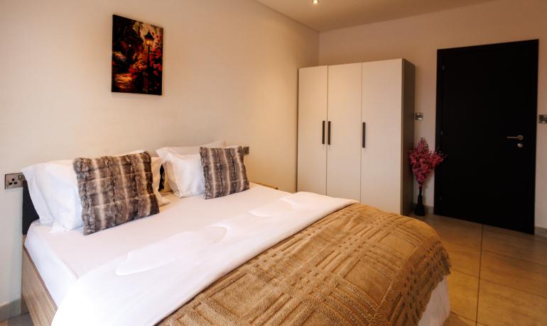 Two-Bedroom Standard -SIG-AM210