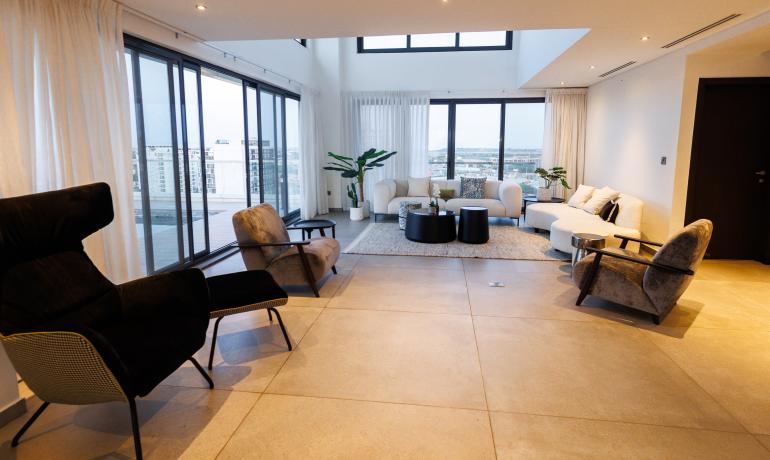 Five Bedroom Penthouse-SIG-AKPH